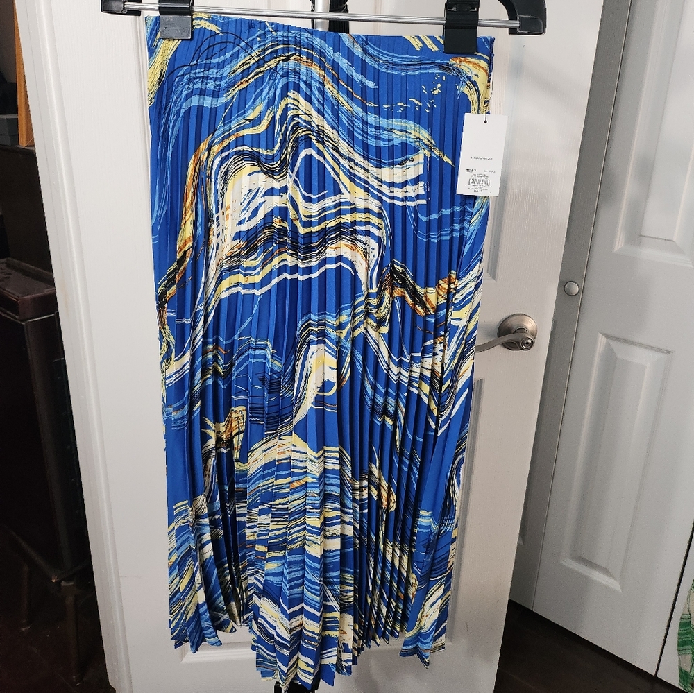 Nine West size S pleaded skirt